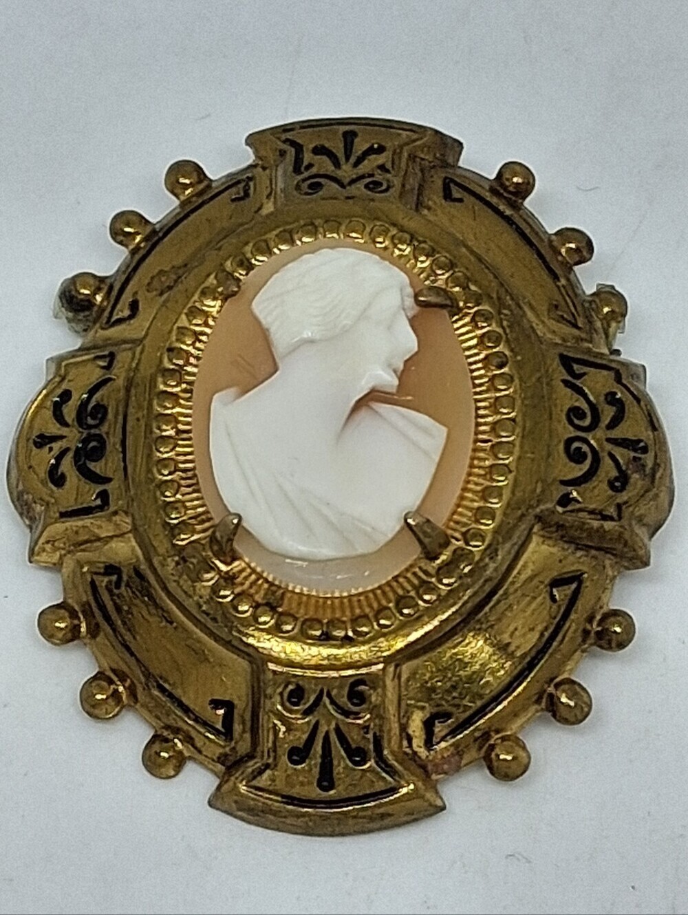 * Vintage Carved Shell Lady Cameo Unisgned Pin Brooch Pendant